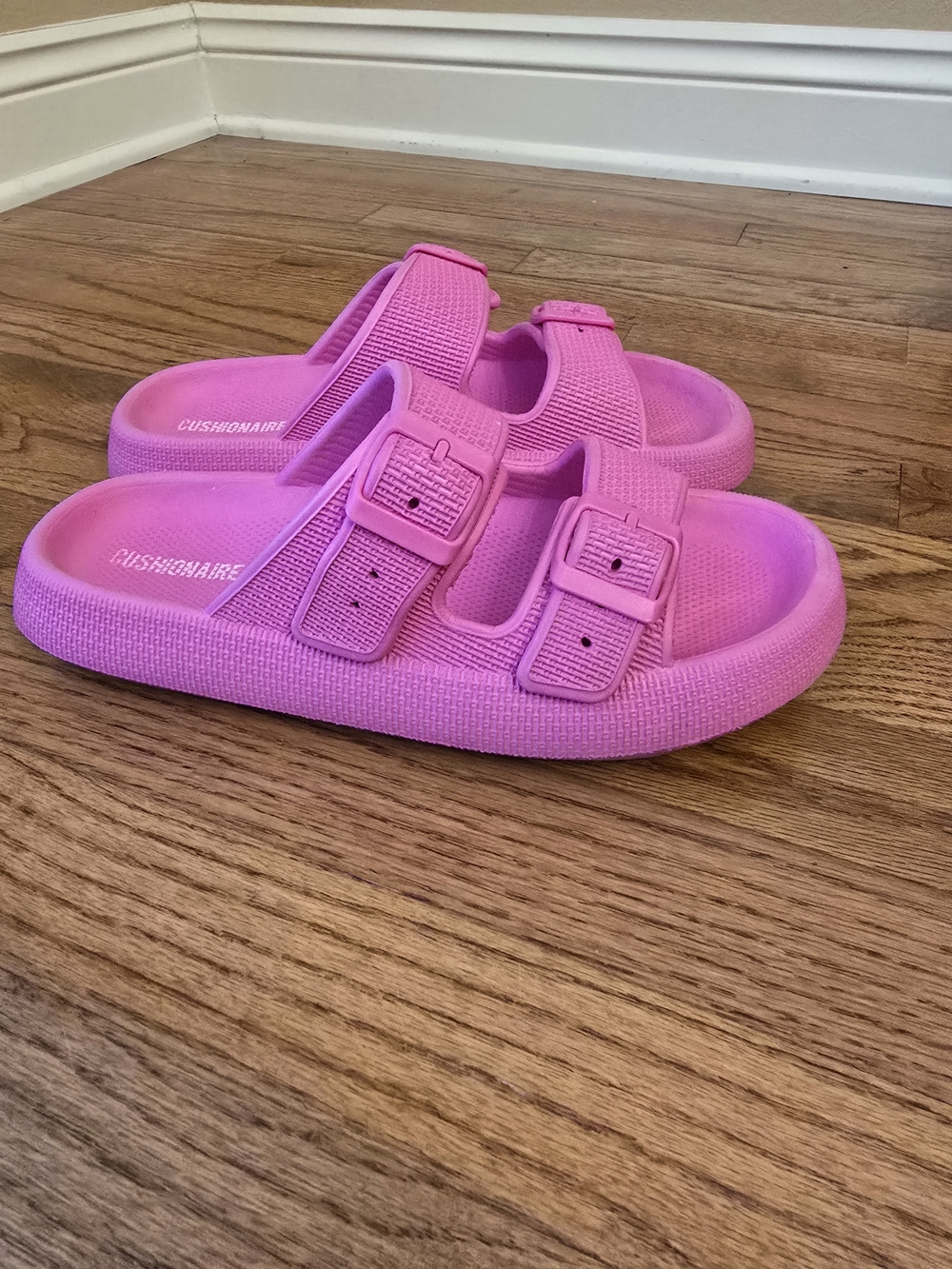 Cushionaire Women's Pink Double-Buckle Slide Sandals Size 9